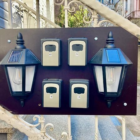 Living At Saarpartments - Adultsonly - Business & Holiday Homes With Kitchen For Long- And Short Term Stay, 3 Min To St Johanner Markt And Points Of Interest ザールブリュッケン エクステリア 写真