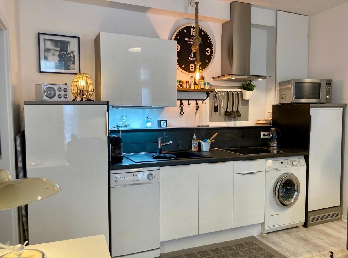 Living At Saarpartments - Adultsonly - Business & Holiday Homes With Kitchen For Long- And Short Term Stay, 3 Min To St Johanner Markt And Points Of Interest ザールブリュッケン エクステリア 写真