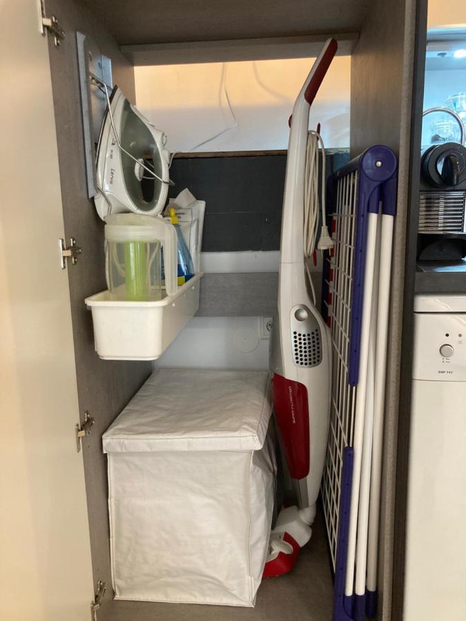 Living At Saarpartments - Adultsonly - Business & Holiday Homes With Kitchen For Long- And Short Term Stay, 3 Min To St Johanner Markt And Points Of Interest ザールブリュッケン エクステリア 写真